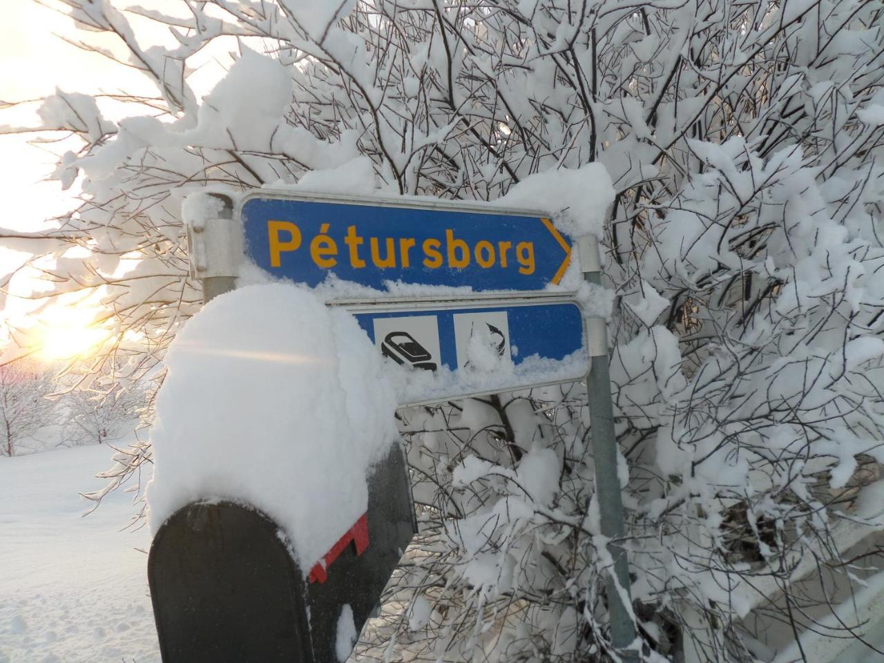 Guesthouse Petursborg Akureyri Exteriér fotografie